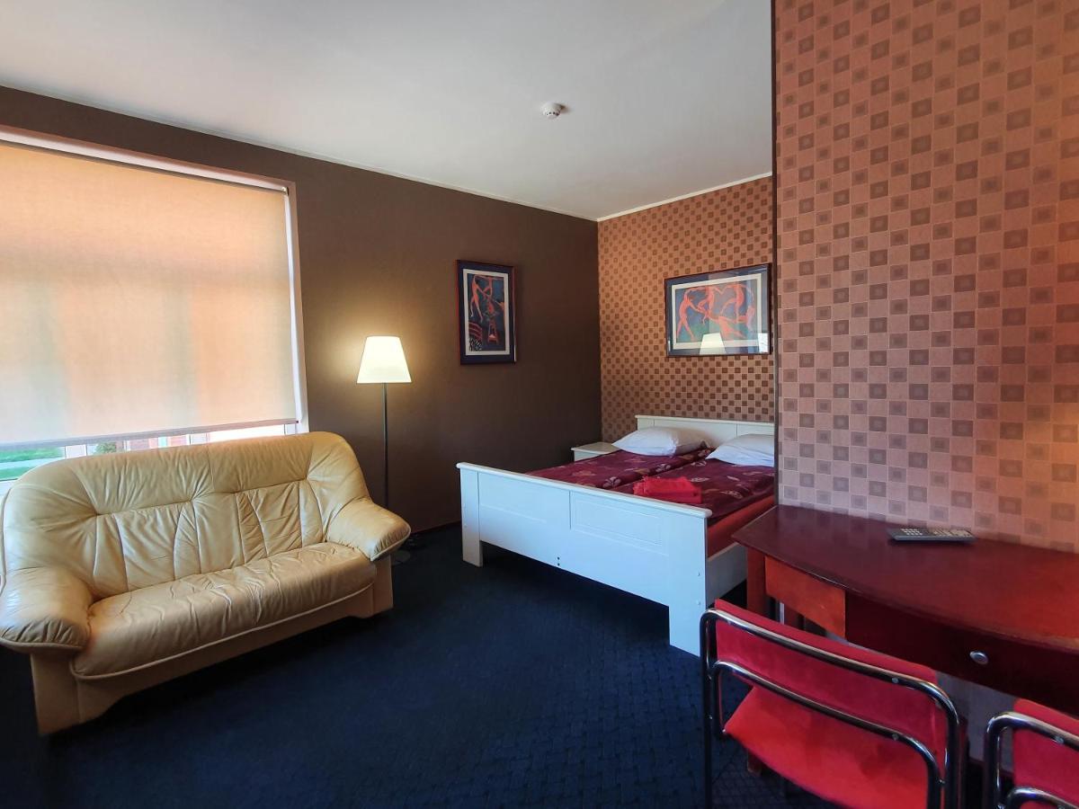 Otra Elpa Hotel Valka Kültér fotó