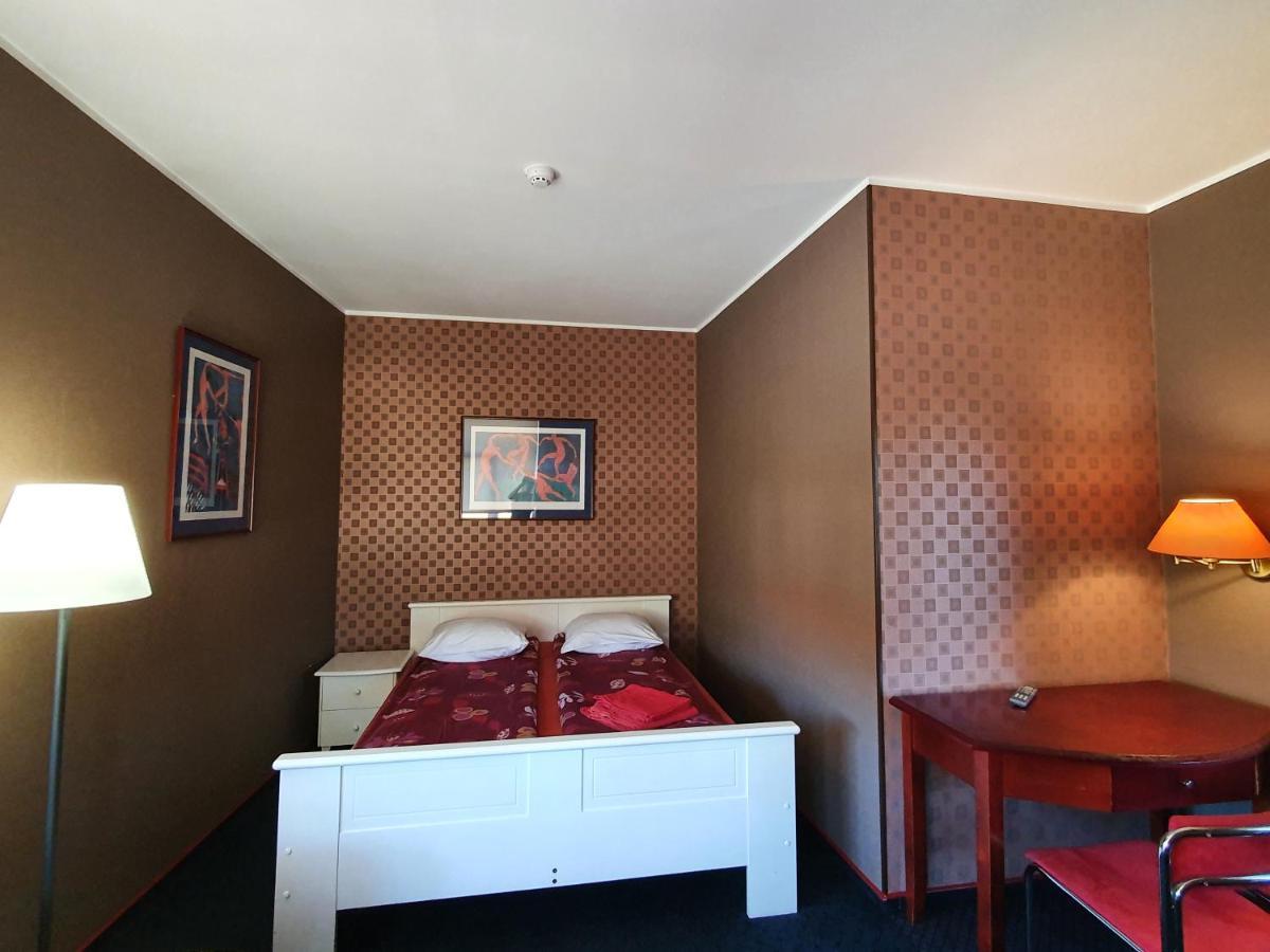 Otra Elpa Hotel Valka Kültér fotó